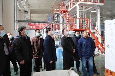 濮陽(yáng)市組建市黨外專家&ldquo;科創(chuàng)中國(guó)&rdquo;志愿服務(wù)團(tuán)樹立服務(wù)科技經(jīng)濟(jì)深度融合新旗幟